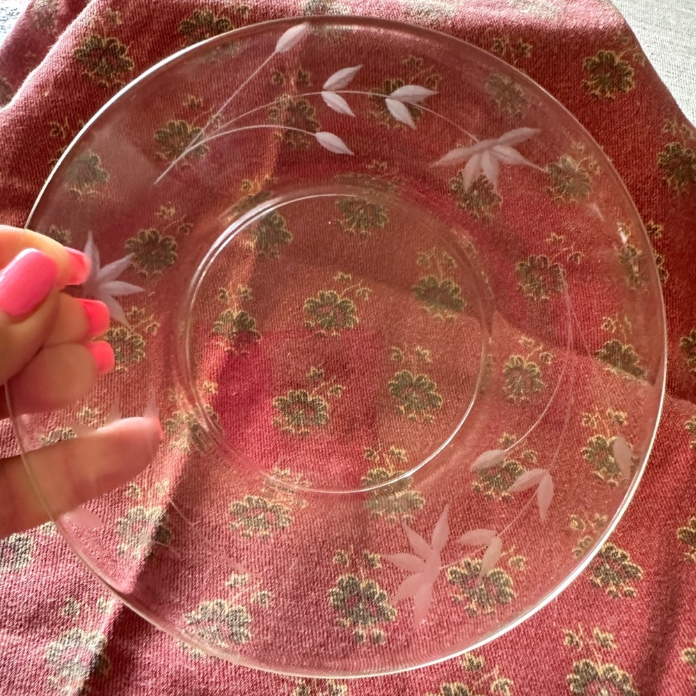 Vintage Clear Round Floral Etched Glass Sandwich / Lunch / Dessert Plate / Dish.